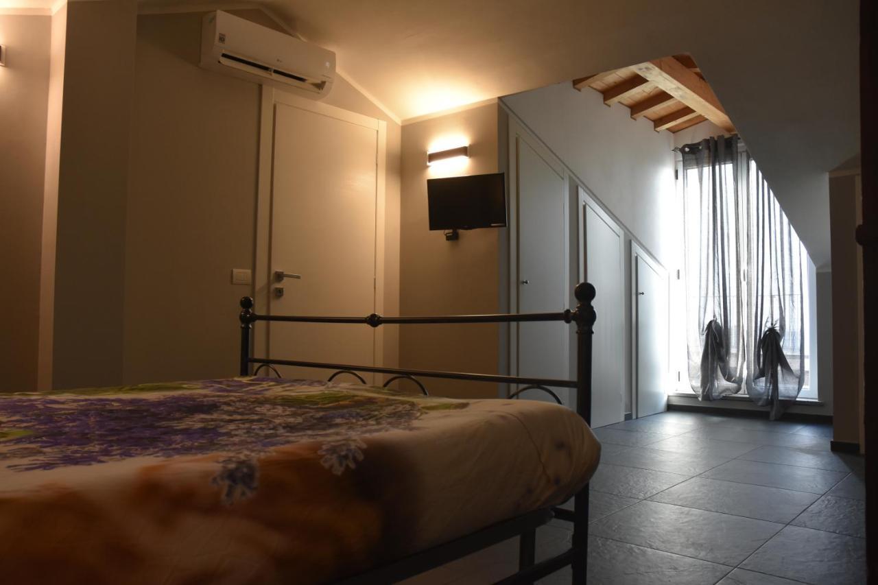 Collina Di Cloe Apartman Guarene Kültér fotó