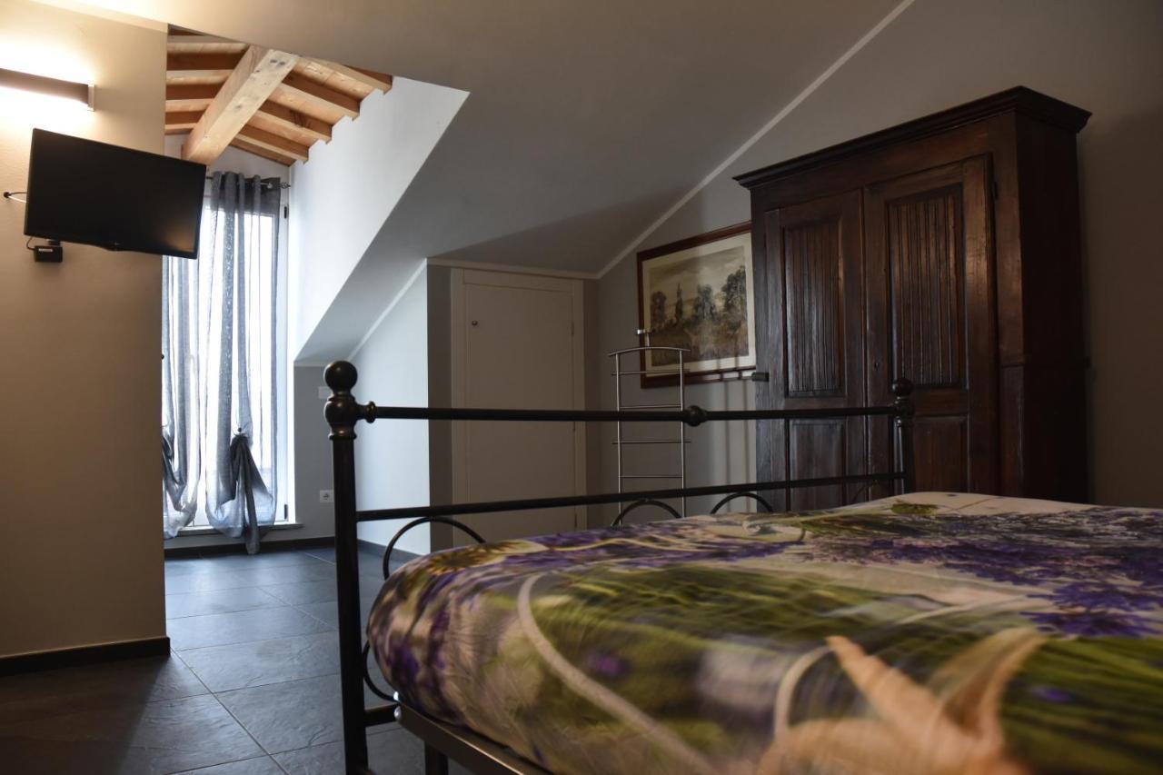 Collina Di Cloe Apartman Guarene Kültér fotó